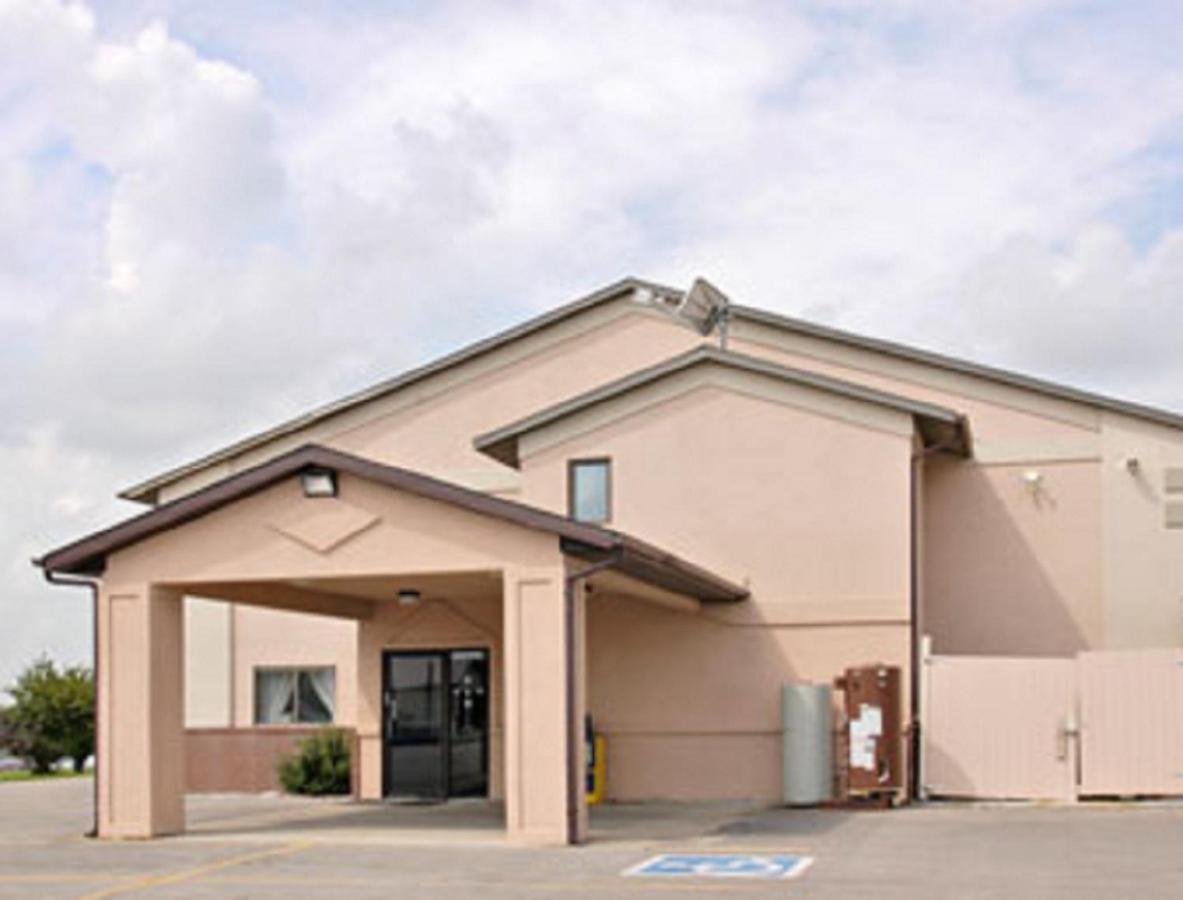 Motel Super 8 By Wyndham Osceola Ia Exterior foto